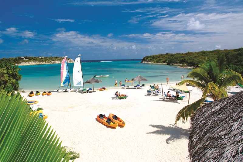 Caribbean, Antigua, Verandah Resort, LOVERS BEACH overview, palm to side
