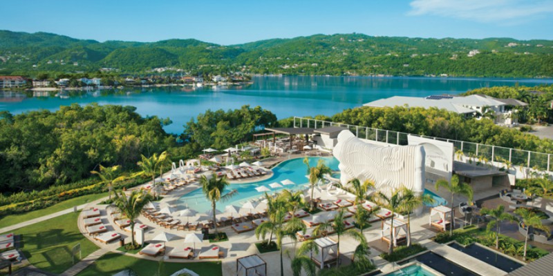 Discover Breathless Montego Bay Resort & Spa with Caribbean Warehouse at: https://caribbeanwarehouse.co.uk/holidays/jamaica/hanover/breathless-montego-bay-resort-spa?blg
