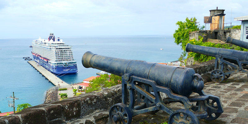 The cast-iron cannons at Fort George