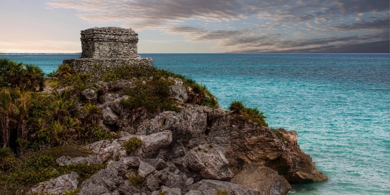 The ruins at Tulum against the ocean backdrop