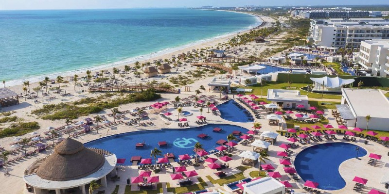 Aerial shot of Planet Hollywood Beach Resort Cancun