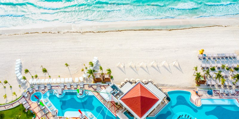 Deciding a winner of Downtown Cancun vs Hotel Zone